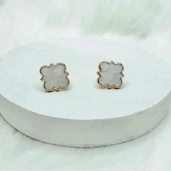 Chloe Clover Stud Earrings 18k Gold Plated Earrings in White - Picture 2 of 5